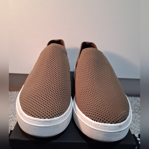 Eileen Fisher Women's Pep Flyknit Sneaker Size 10 in Tan Knit Casual Slip On - Picture 1 of 6